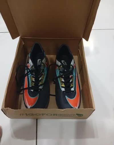 FOOTBALL GRIPPERS/SHOES SIZE [39]