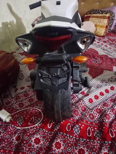 bike ha bacho wali ok ha sae chalti ha koi masla condition b saaf ha a