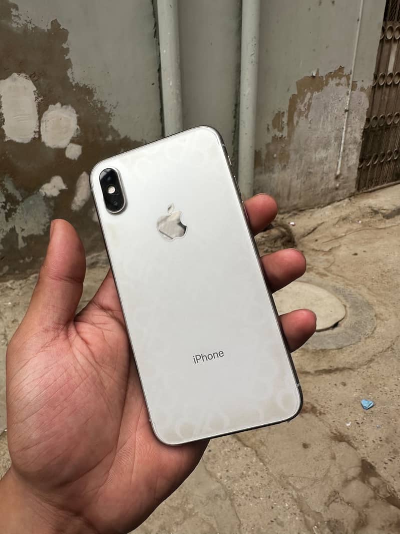 Apple iPhone X 4