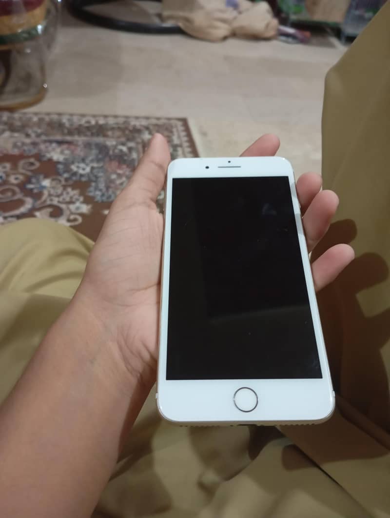 Apple iPhone 7 Plus 0