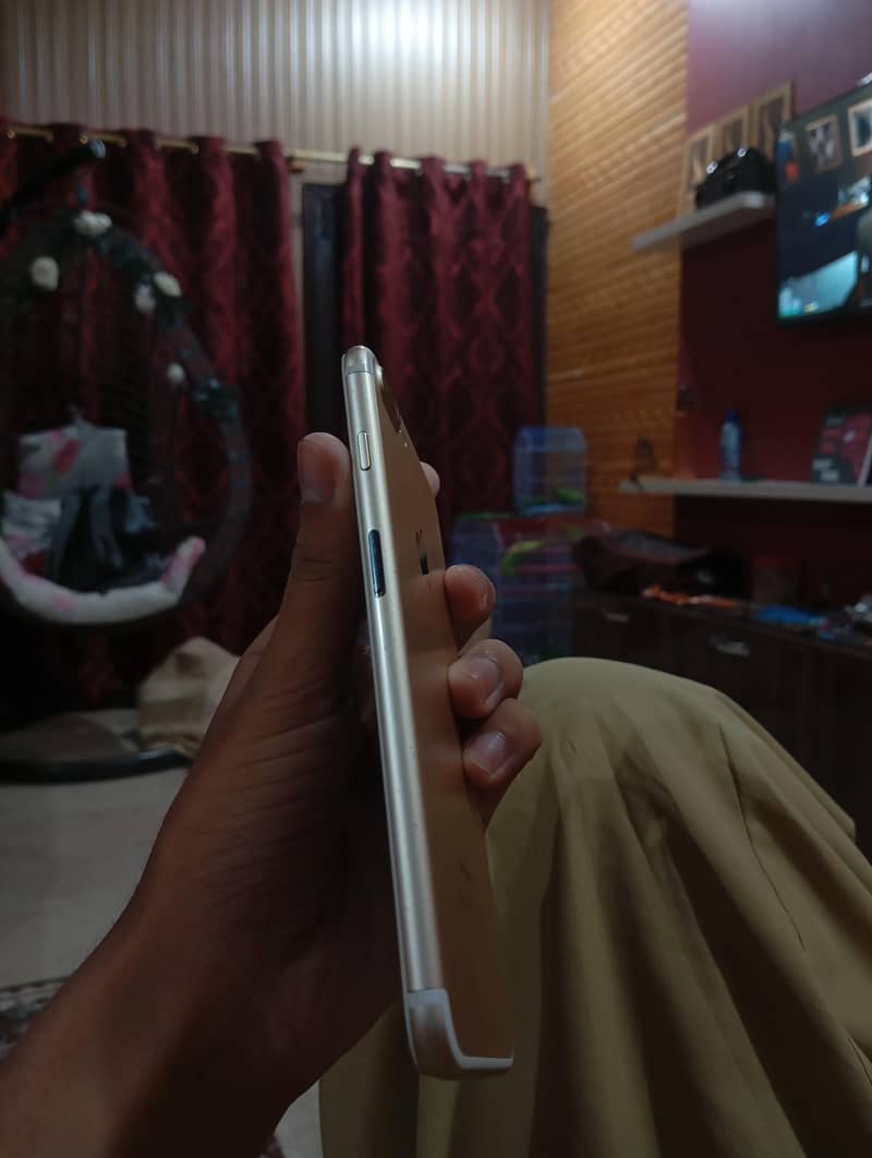 Apple iPhone 7 Plus 4