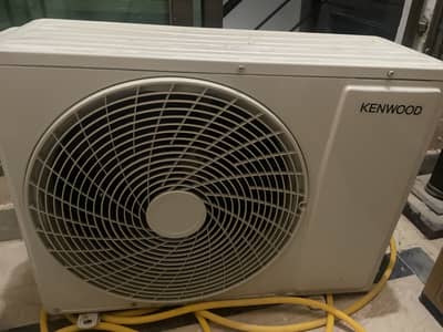 Kenwood 1 ton ac brand new condition one season used