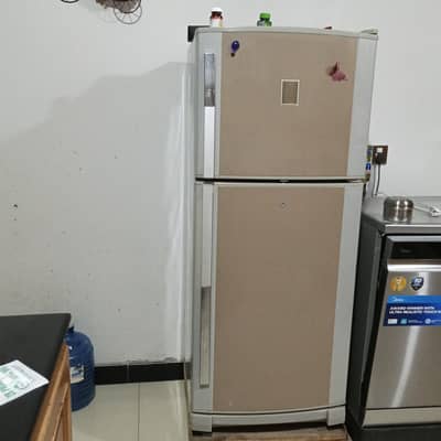 Dawlance refrigerator in good condition