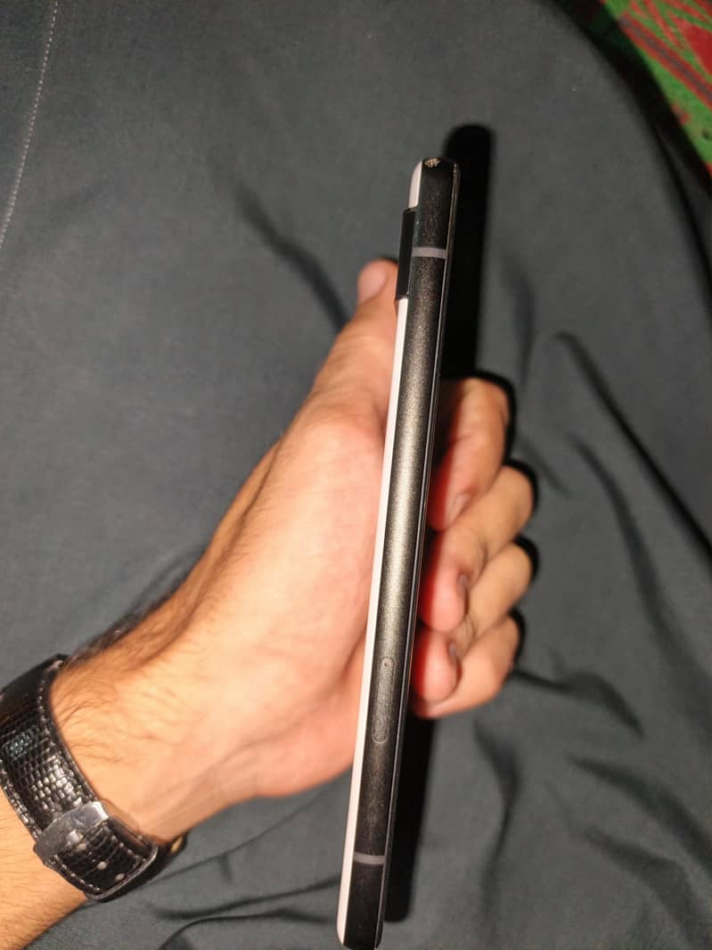 Google Pixel 6a 1