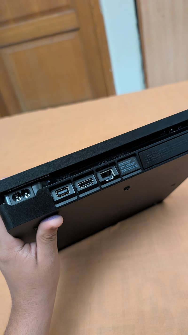PS4 SLIM SEALED 8