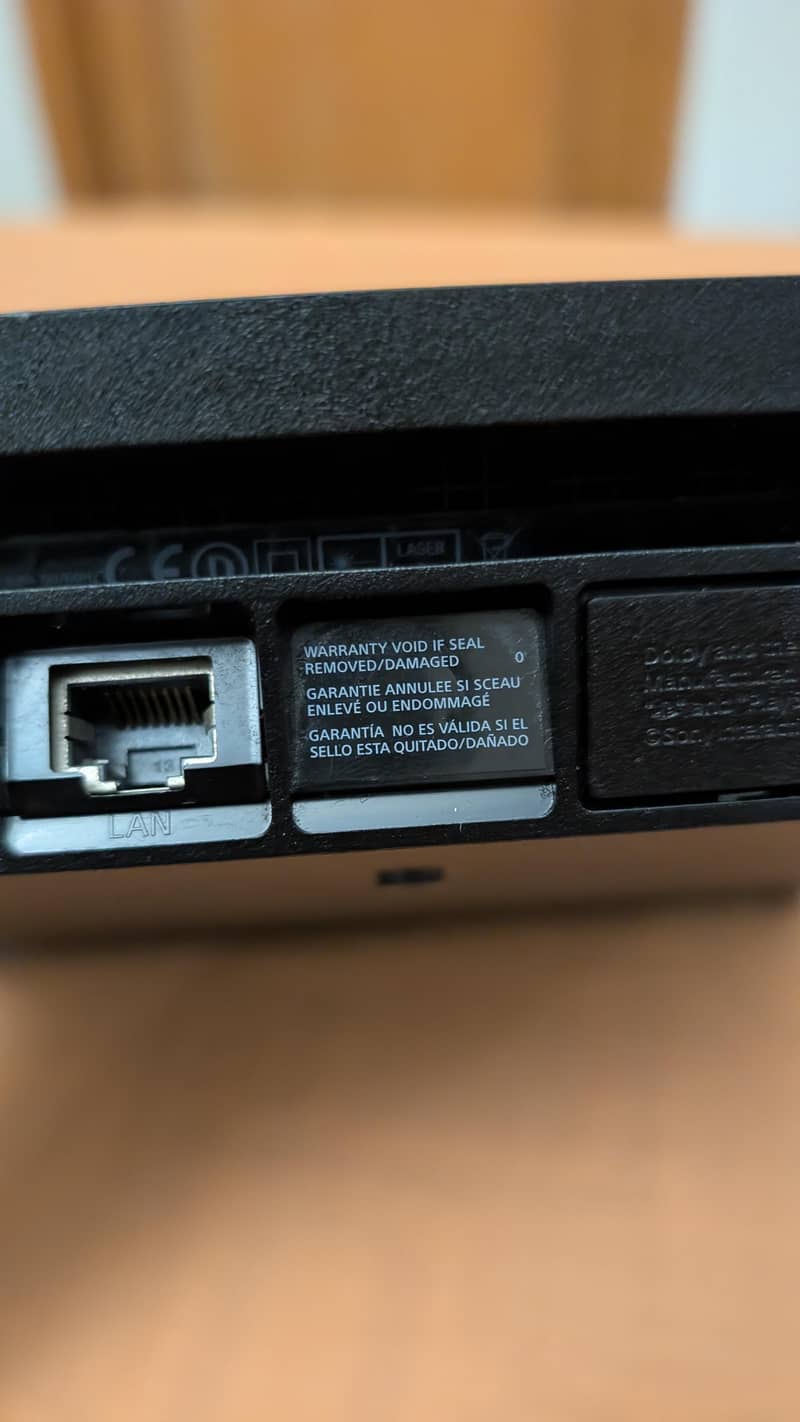 PS4 SLIM SEALED 9