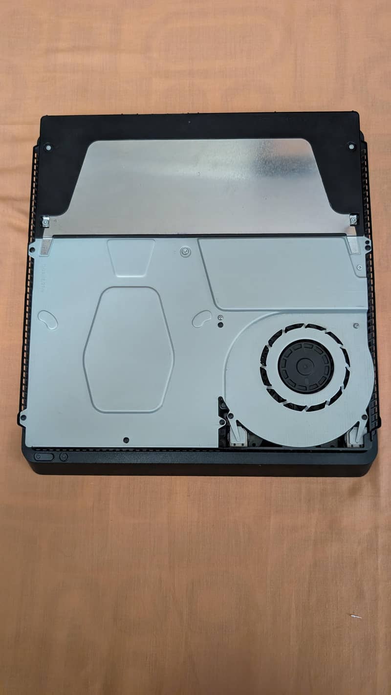 PS4 SLIM SEALED 10