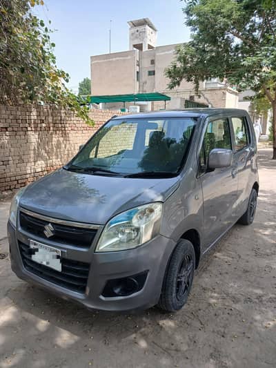 Total geneion Wagon r vxl 2015 in bahawalpur 0304.7141558