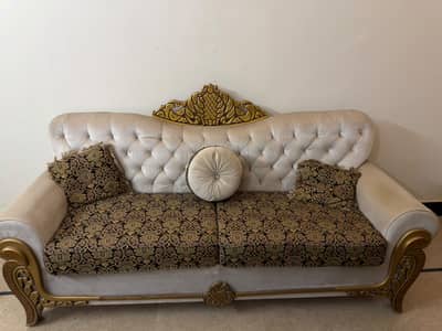 7 Seater Sofa Set With Table