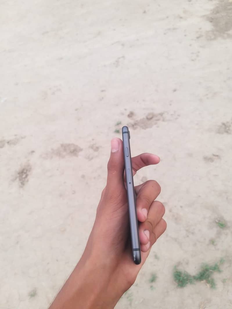 Apple iPhone 8 5