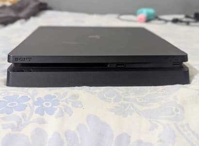 PS4 slim 500gb jailbreak  with 3 controllers