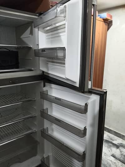 Fridge with copper winding staplizer