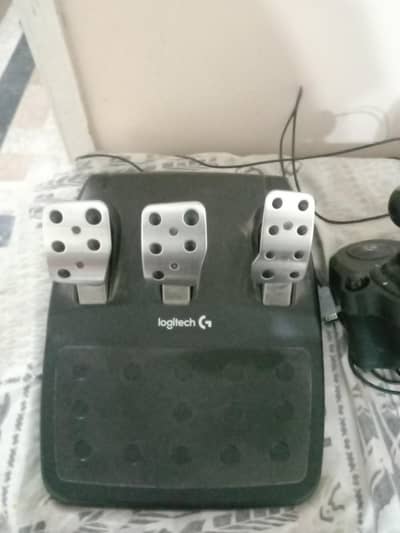 Logitech g29 steering wheel with shifter