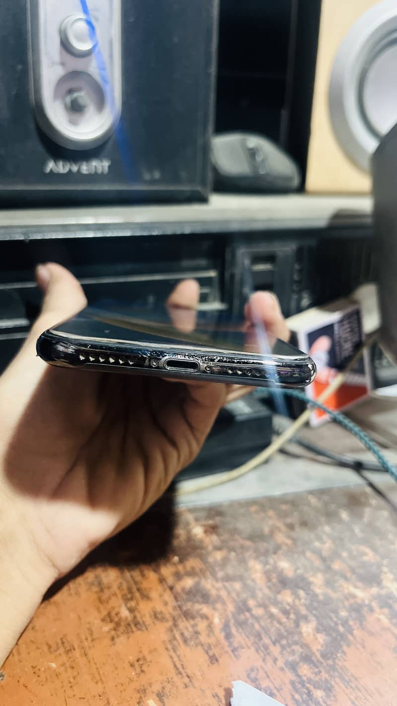 Apple iPhone X 0