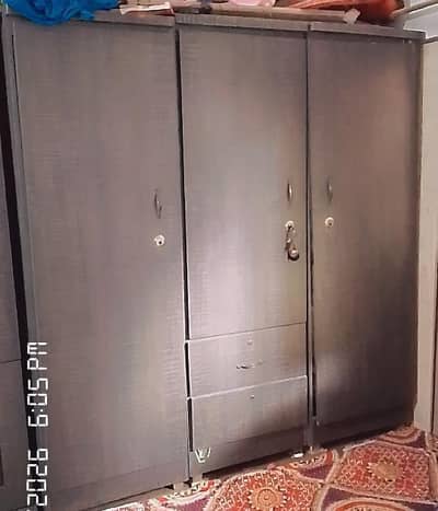 almari 3 door full size  bed  divider dressing table