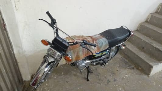 Honda 125 just like brand new with registration number