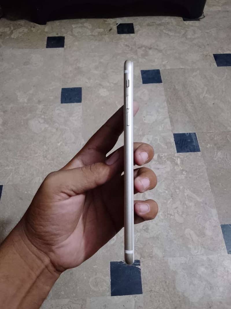 Apple iPhone 7 Plus 4
