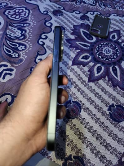 iPhone 15 Pro Max black 10/10 battery 88% 256GB plus dba cable HK