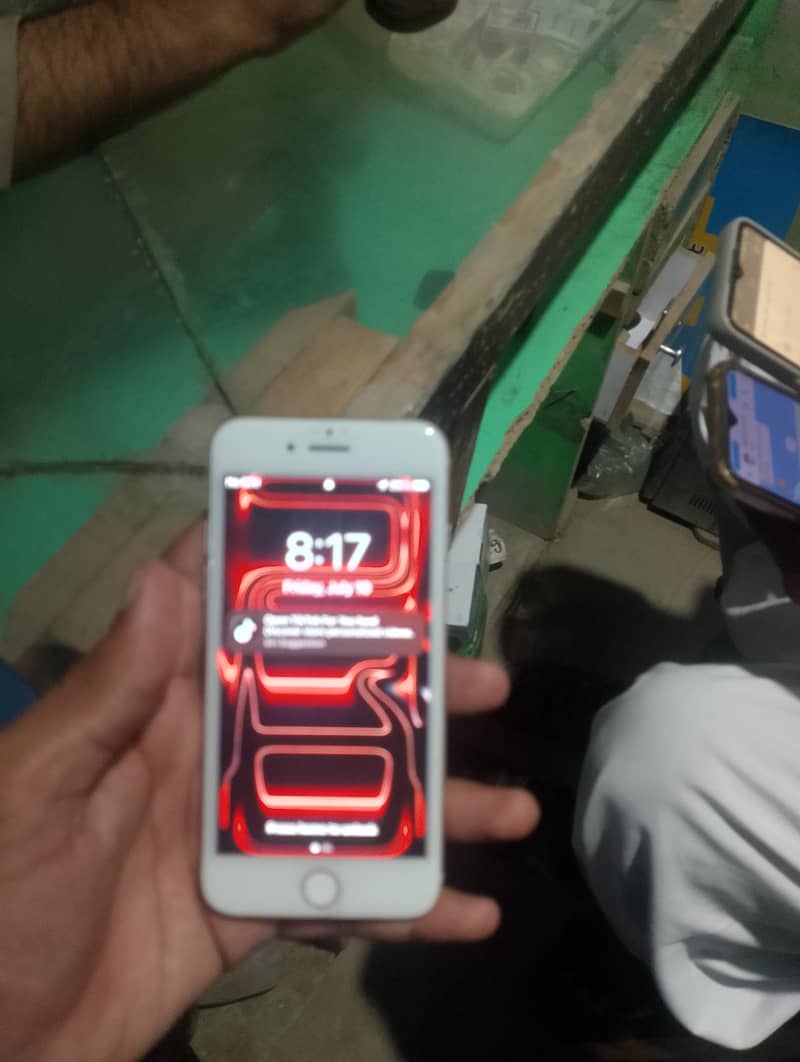 Apple iPhone 7 2