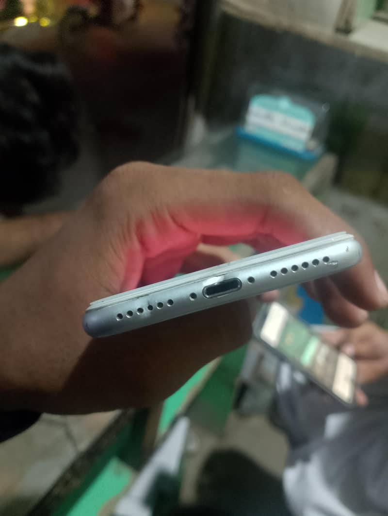 Apple iPhone 7 6