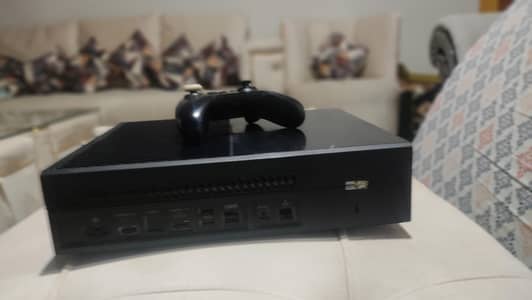 Xbox One 500GB | Original Controller | Excellent Condition