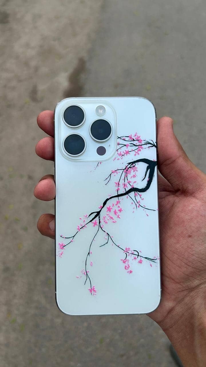 Apple iPhone 15 Pro 0
