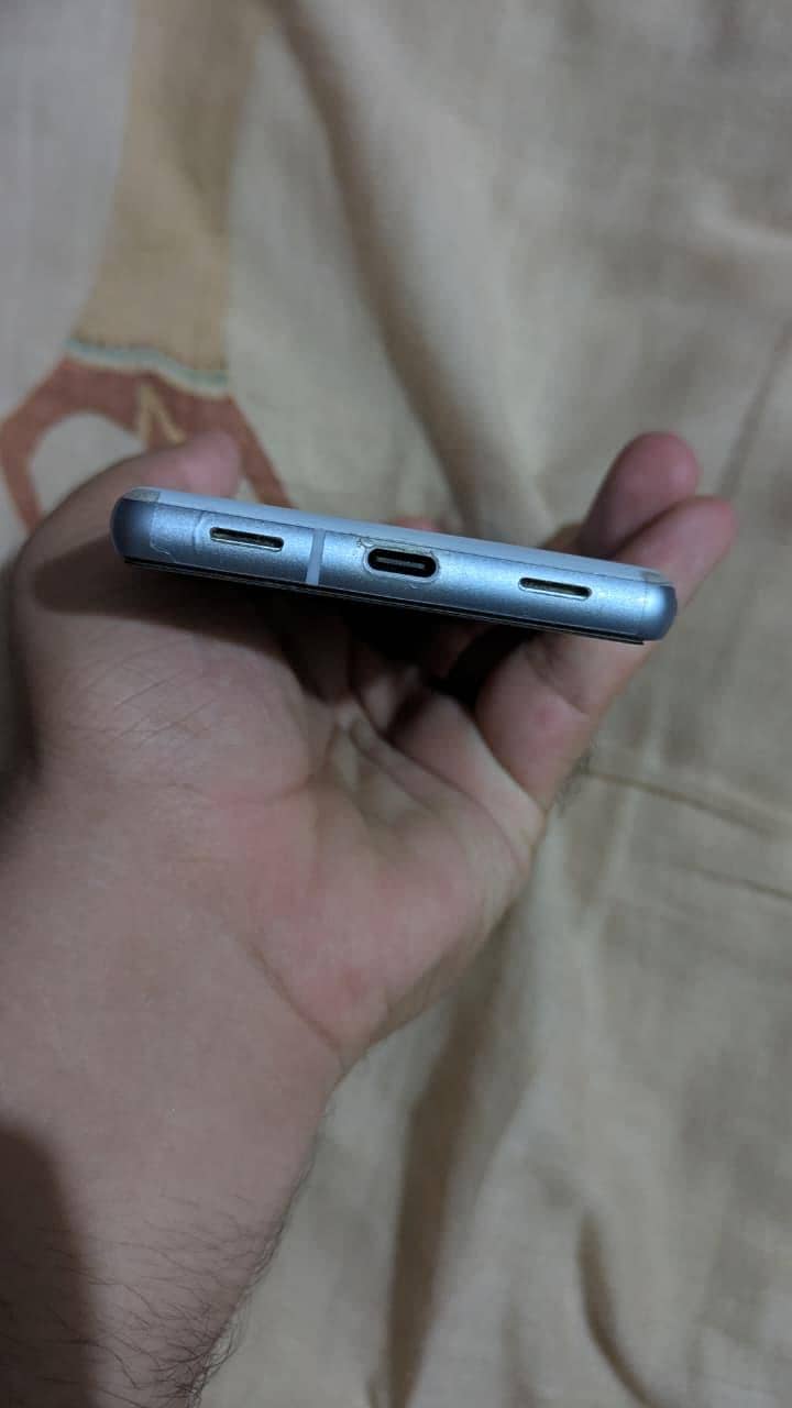 Google Pixel 7a 2