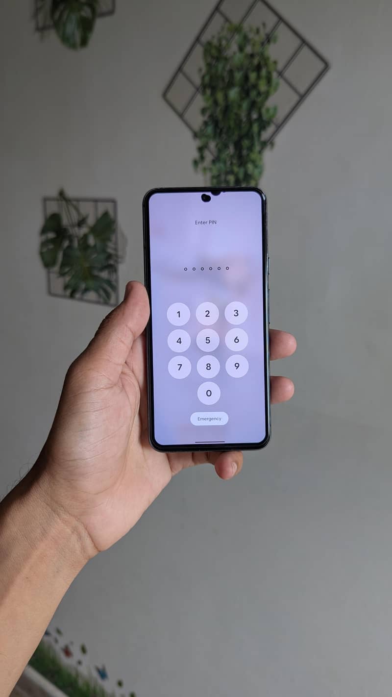 Google pixel 8 4
