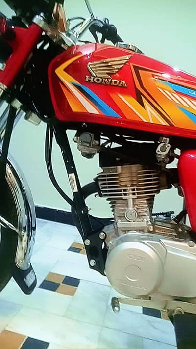 Honda 125 show room condition