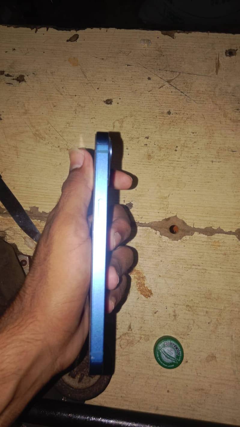 Apple iPhone 13 5