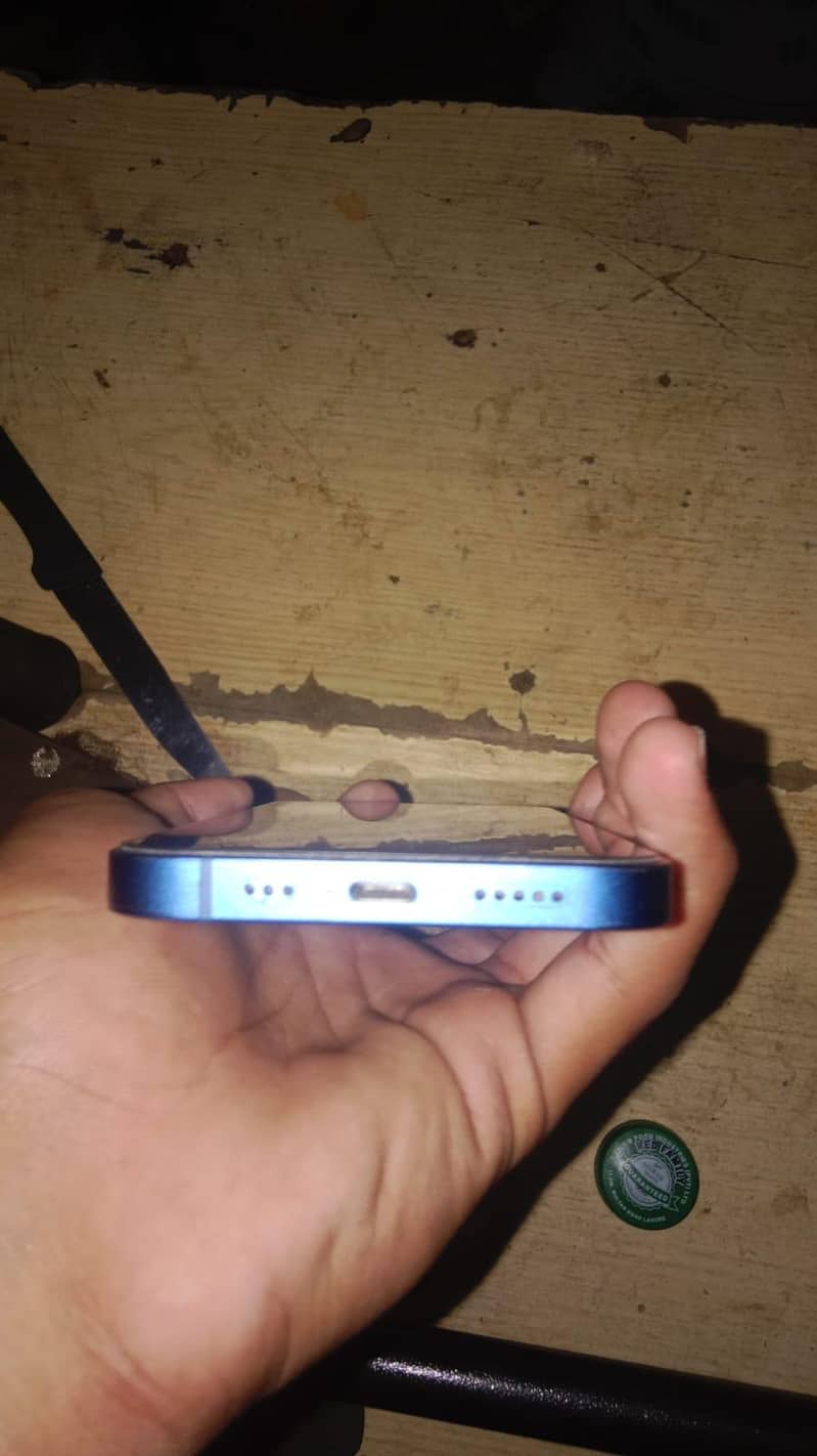 Apple iPhone 13 6