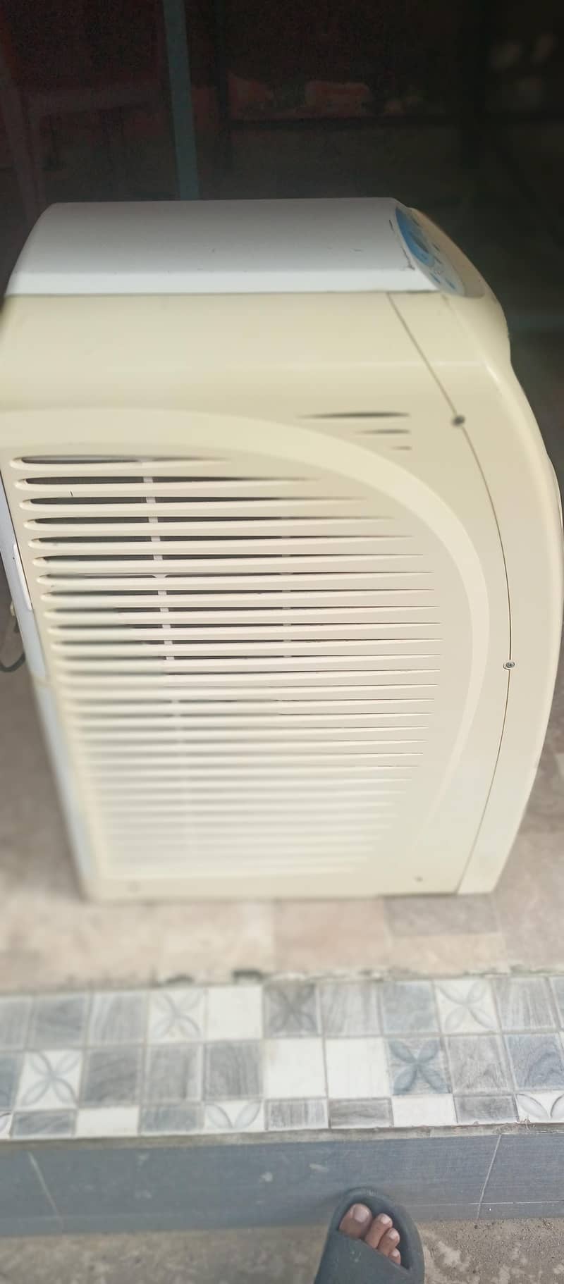 protable Ac 4