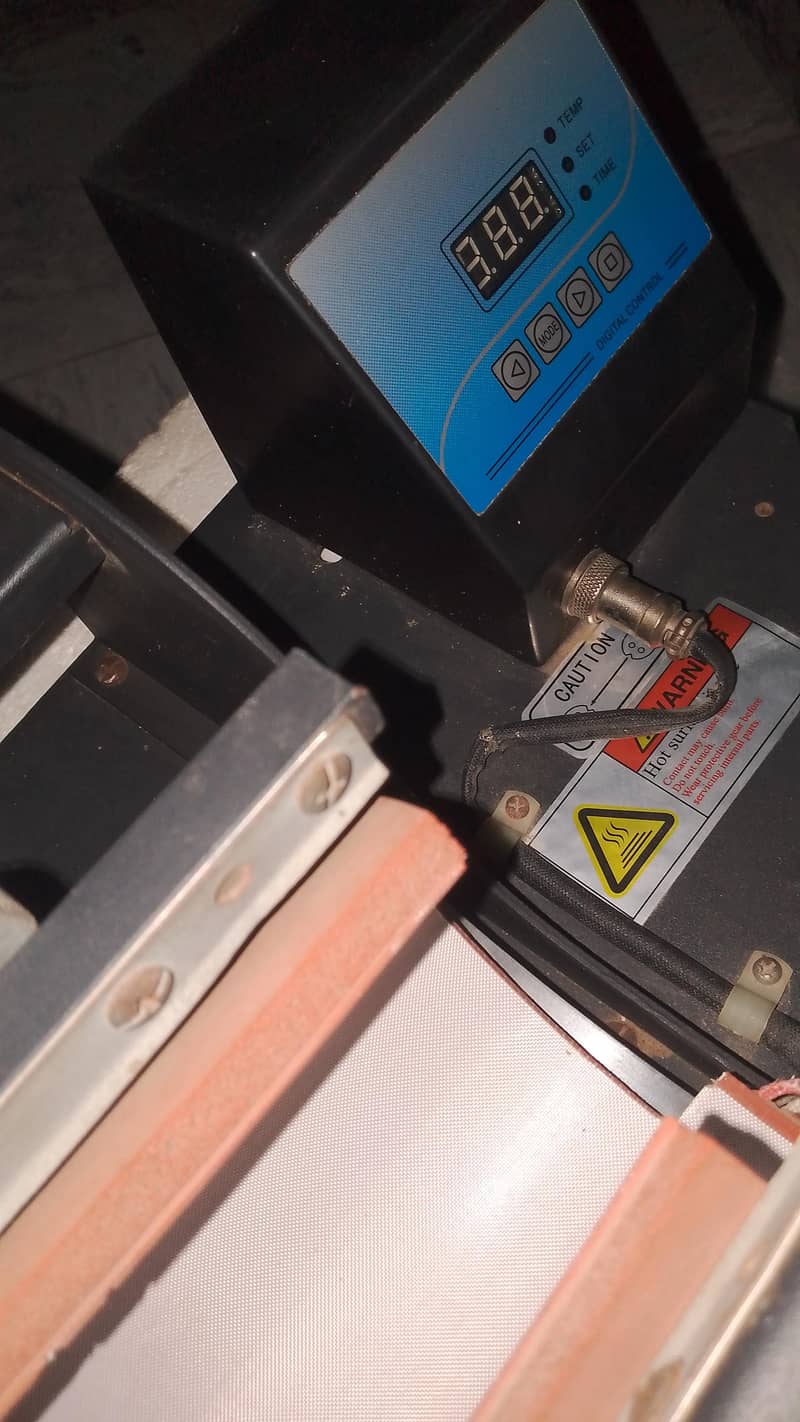 MAG PRESS MACHINE 4