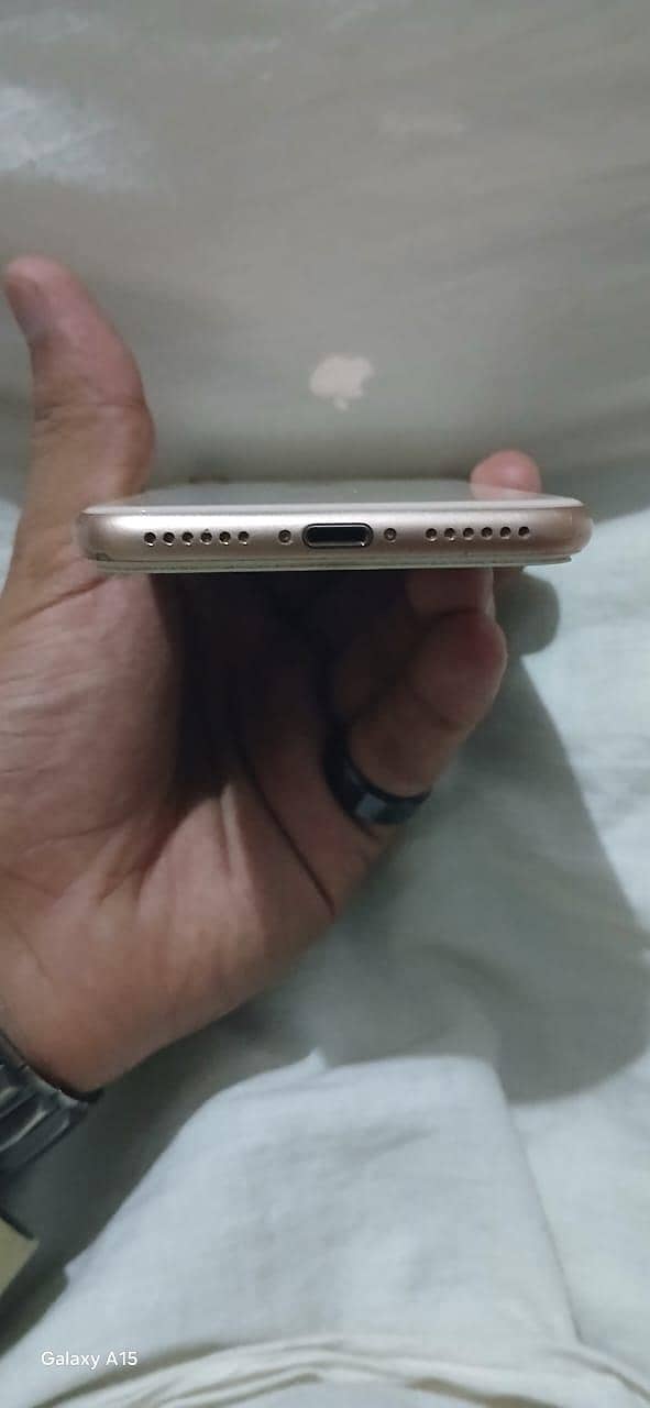 Apple iPhone 8 1