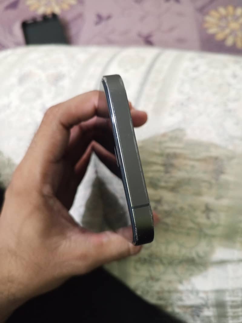 Apple iPhone 12 Pro 4