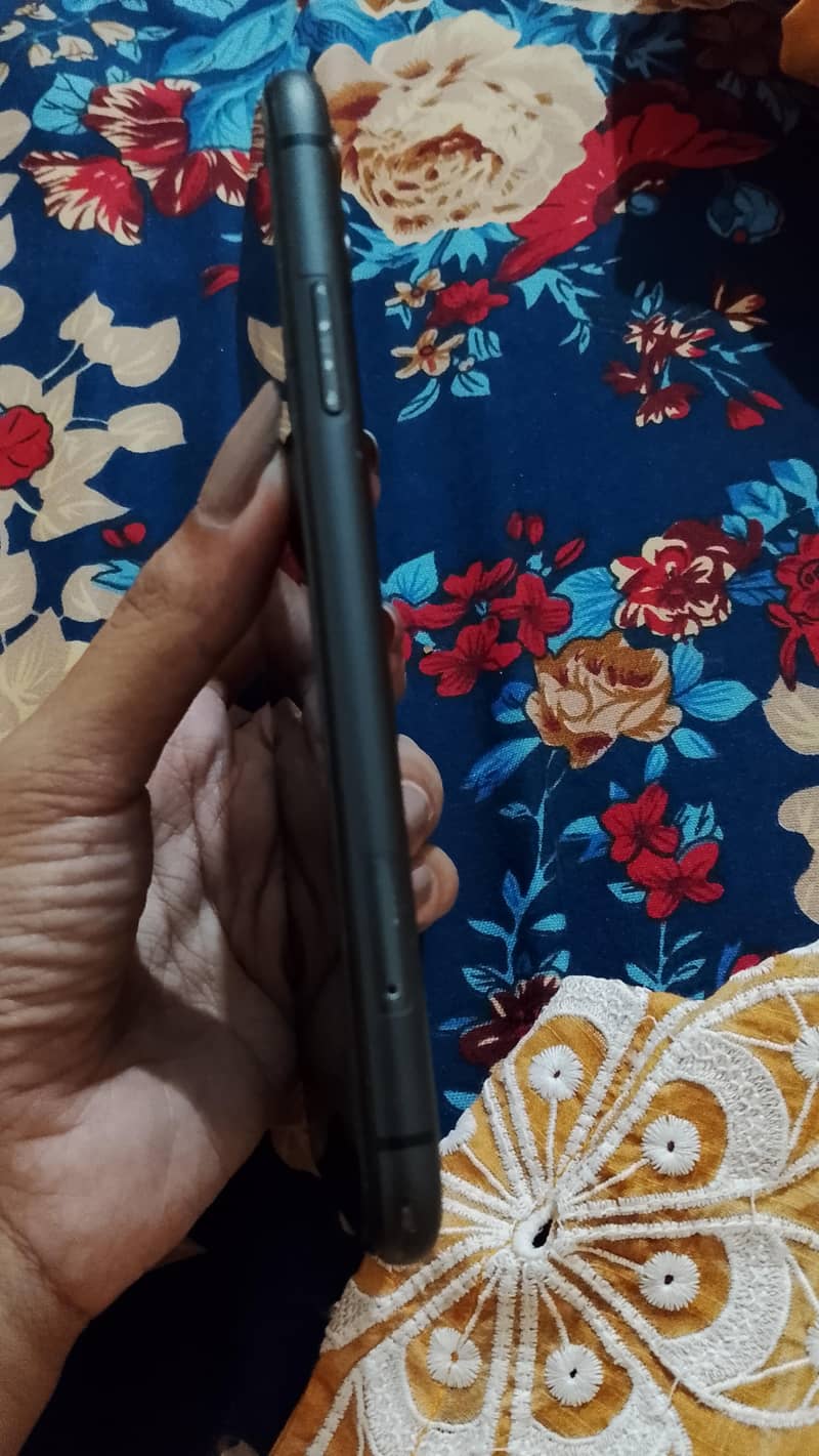 Apple iPhone 11 1