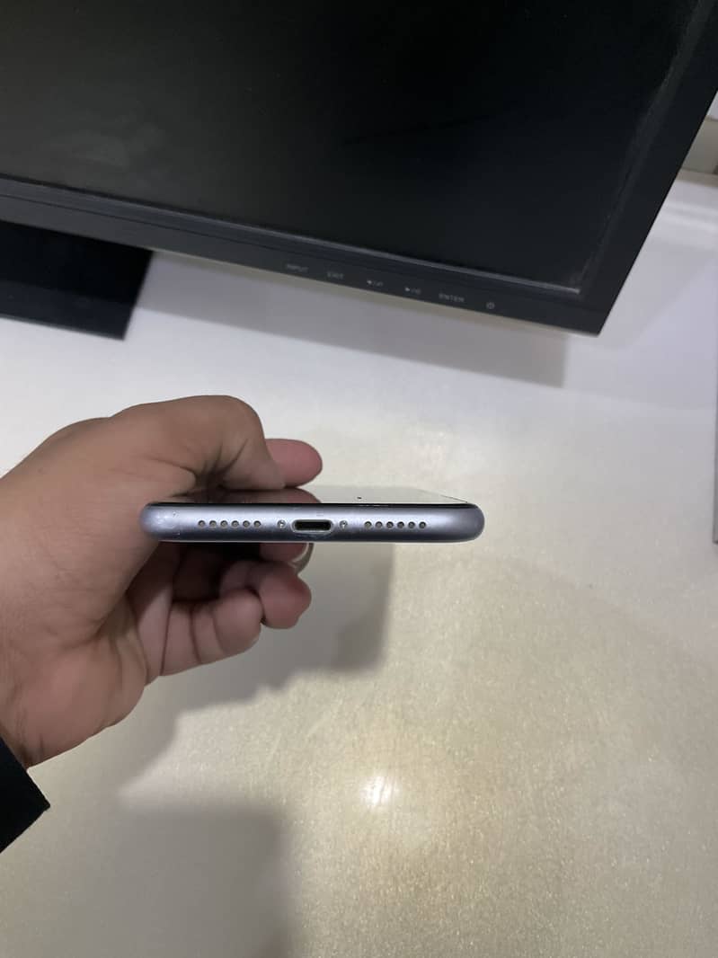 Apple iPhone 11 1