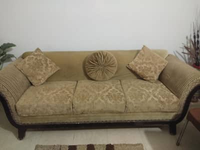 I'm selling 7 seated  sofa set very  good  condition