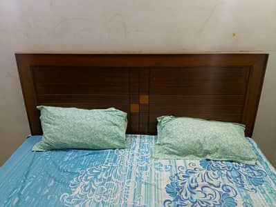 Queen size bed for sale