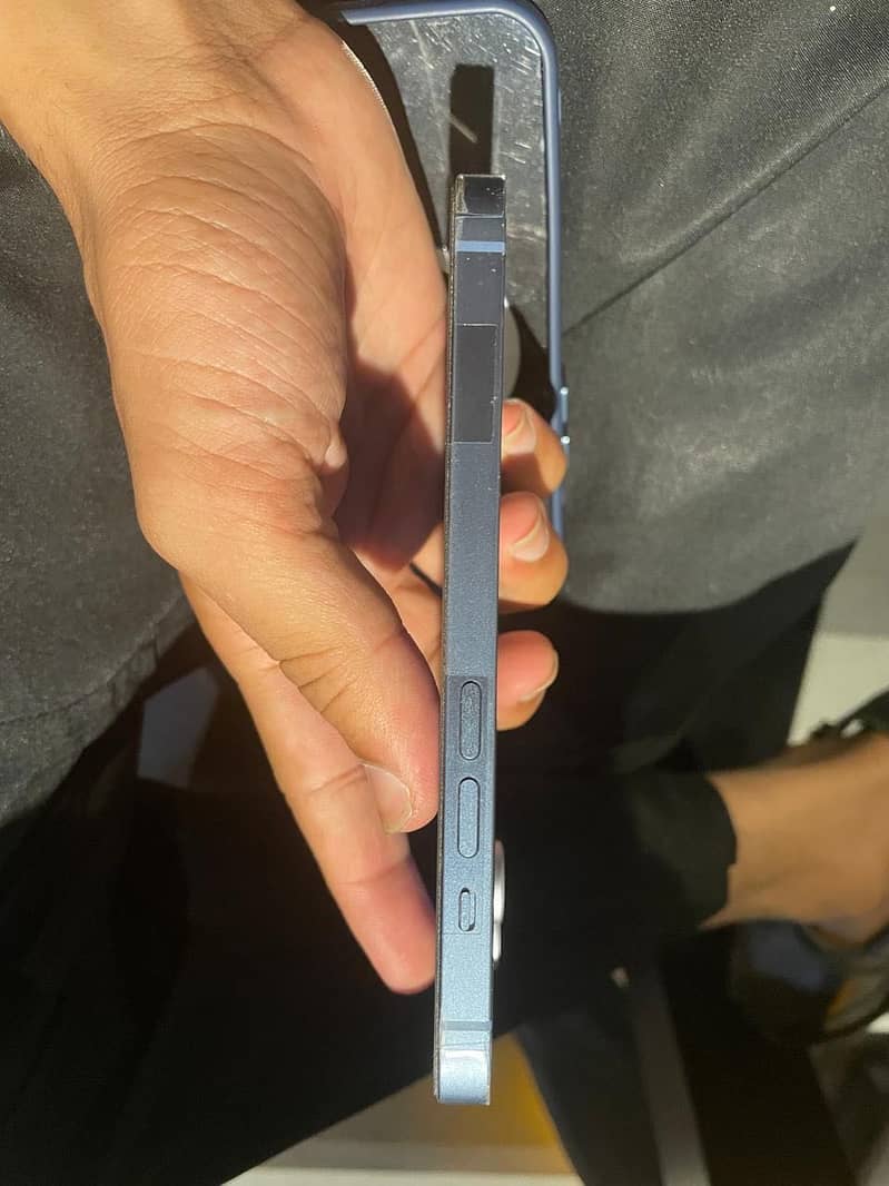 Apple iPhone 14 3