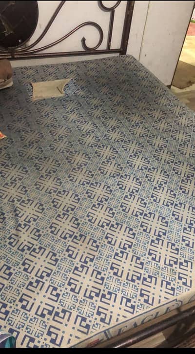 urgent sale queen mattress