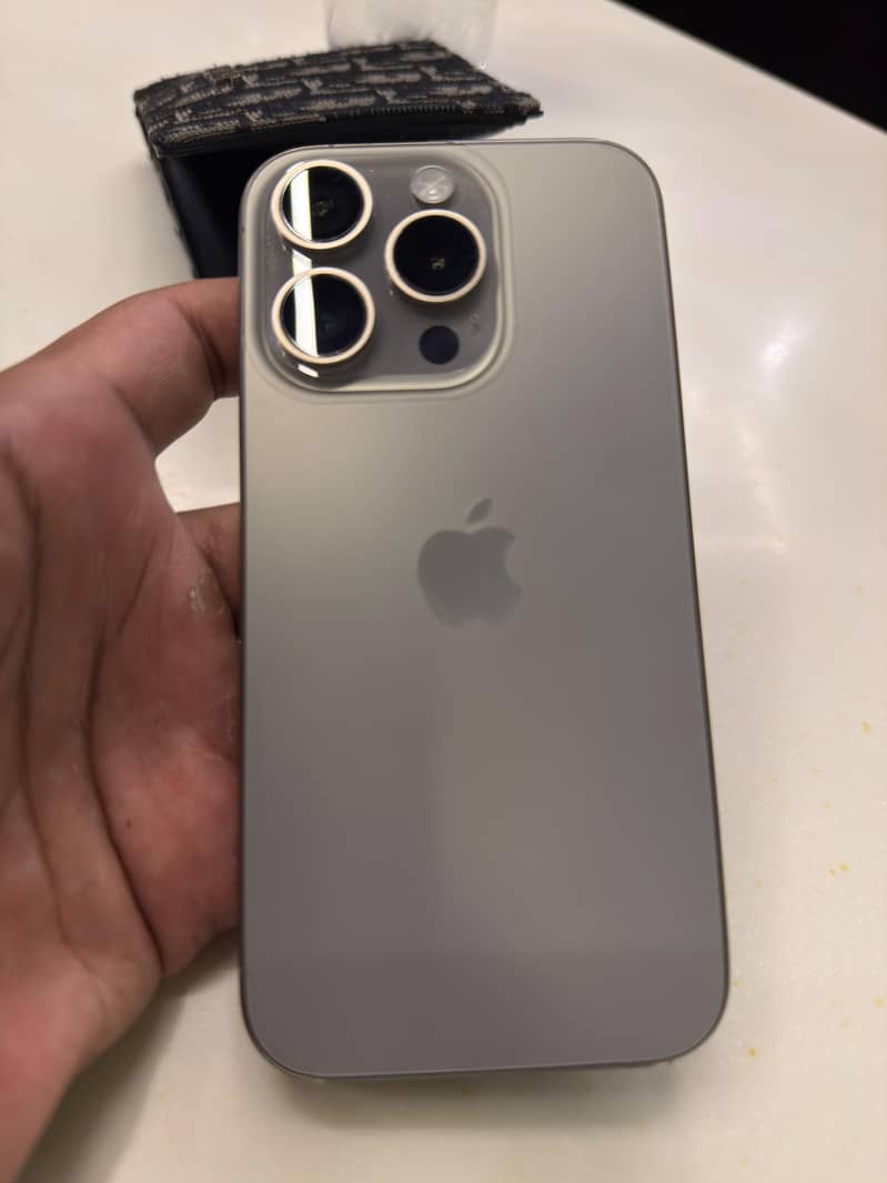 Apple iPhone 15 Pro 0