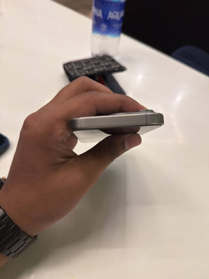 Apple iPhone 15 Pro 3