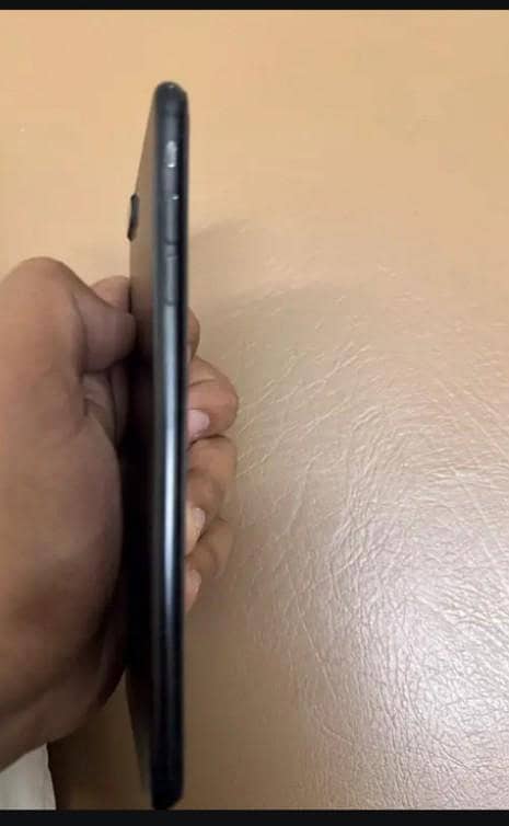 Apple iPhone 7 Plus 3