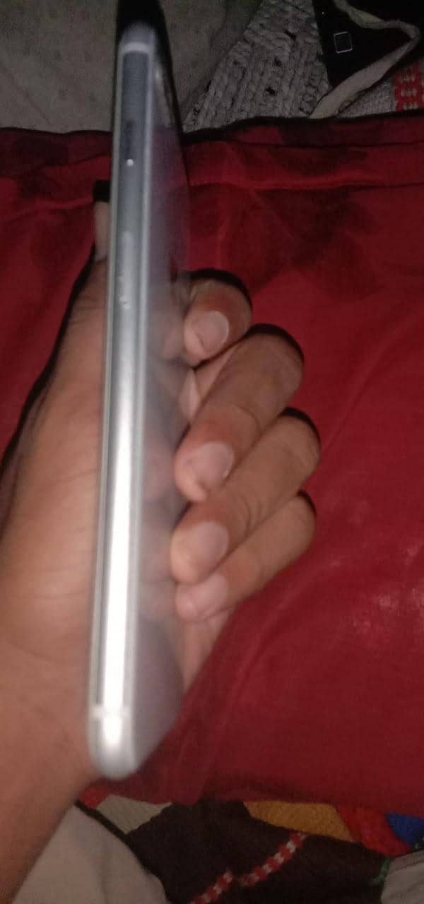 Apple iPhone 8 Plus 3