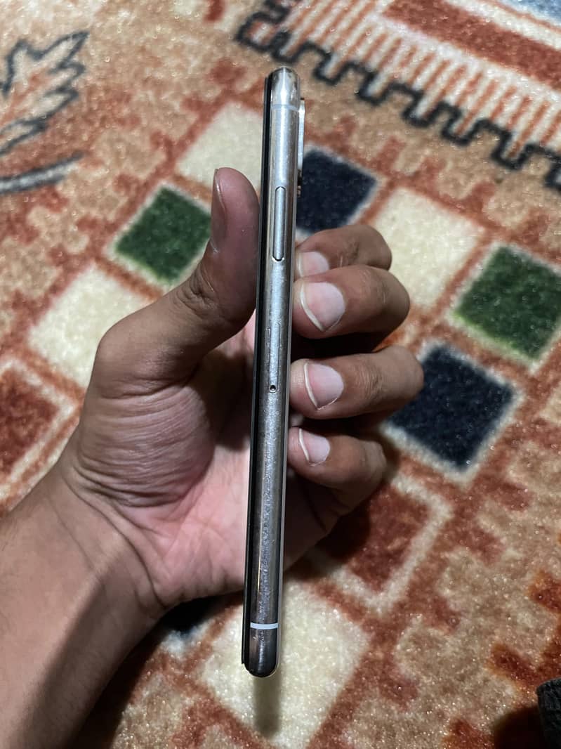 iPhone X 3