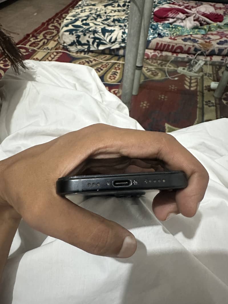 Apple iPhone 15 3