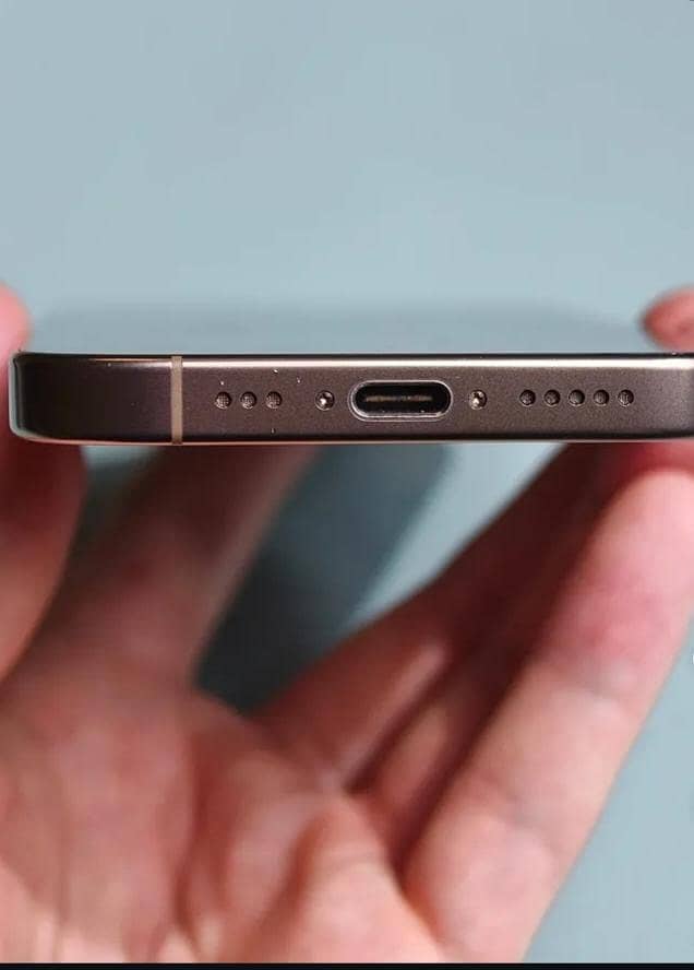 Apple iPhone 16 Pro 4