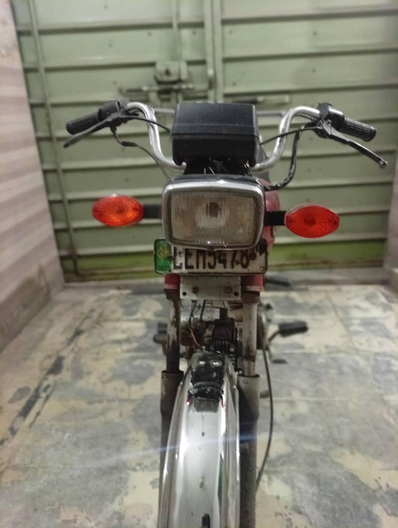 dhoom cd70 0