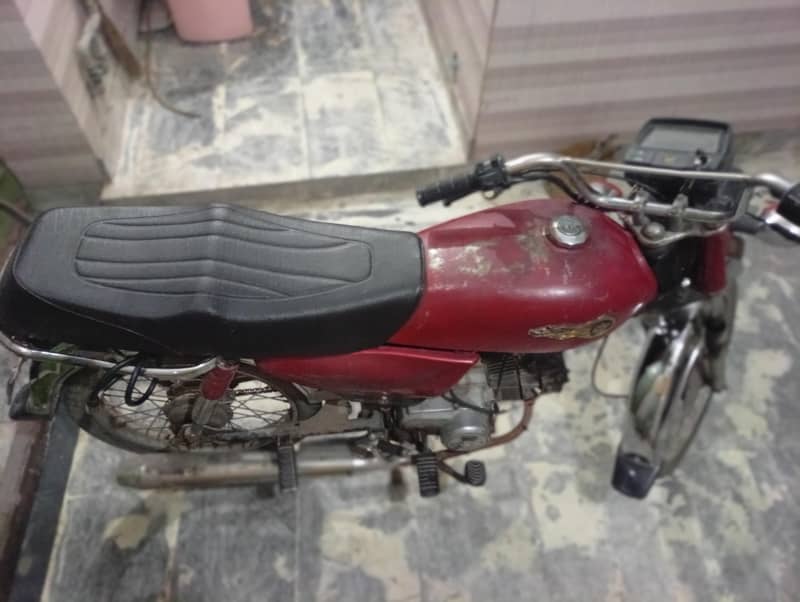 dhoom cd70 2